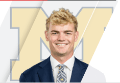 Davis Warren headshot
